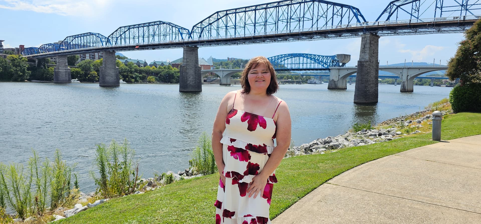 Myra by the Chattanooga bridges